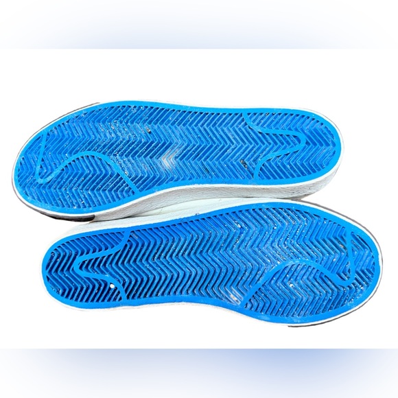 Nothing - Picture 8 of 16